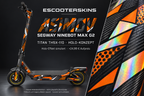 SEGWAY NINEBOT G2 MAX SKIN | ASIMOV – Holo-Effekt simuliert; +24,99 EUR Aufpreis. Digitale Materialsimulation, keine physische Druckprobe. Nur Body-Skin; Trittbrett und Felgenaufkleber separat; Scooter nicht enthalten.