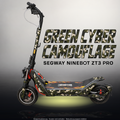 SEGWAY NINEBOT ZT3 PRO / ZT3 PRO D SKIN | GREEN CYBER CAMOUFLAGE – Studiofoto mit Licht in der Skinfarbe; Scooter und Beleuchtung separat erhältlich