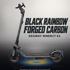 SEGWAY NINEBOT E3 / E3 PRO SKIN | BLACK RAINBOW FORGED CARBON – Studiofoto mit Licht in der Skinfarbe; Scooter und Beleuchtung separat erhältlich