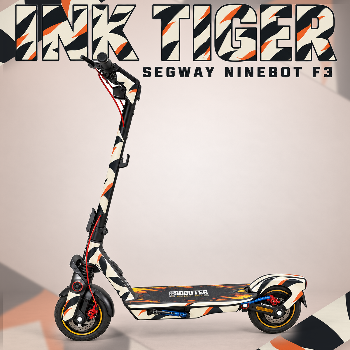 INK TIGER für Segway Ninebot F3: Elfenbein mit schwarzen organischen Streifen und kupferorangen Akzenten; große Designschrift und originale Flammen-Trittmatte.