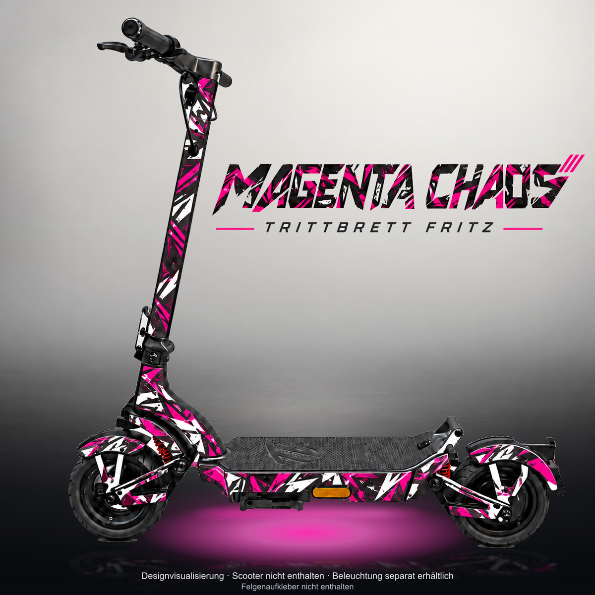 TRITTBRETT FRITZ SKIN | MAGENTA CHAOS – Studiofoto mit Licht in der Skinfarbe; Scooter und Beleuchtung separat erhältlich