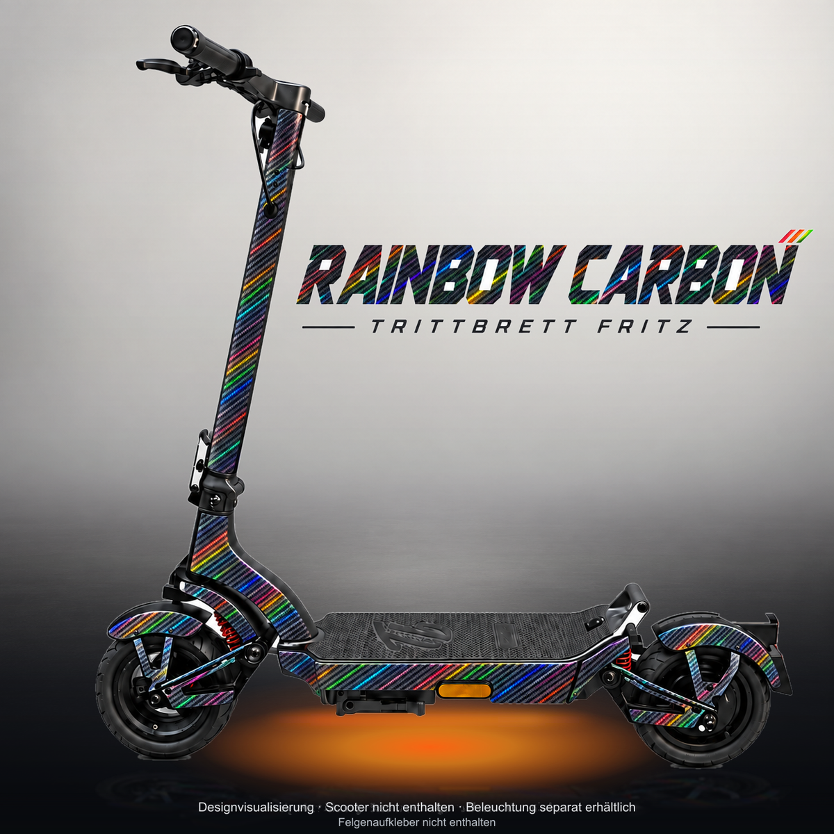 TRITTBRETT FRITZ SKIN | RAINBOW CARBON – Studiofoto mit Licht in der Skinfarbe; Scooter und Beleuchtung separat erhältlich