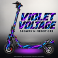SEGWAY NINEBOT GT3 SKIN | VIOLET VOLTAGE – Studiofoto mit Licht in der Skinfarbe; Scooter und Beleuchtung separat erhältlich