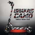 VMAX NEW VX4 SKIN | URBAN RED CAMO – Studiofoto mit Licht in der Skinfarbe; Scooter und Beleuchtung separat erhältlich