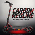 TRITTBRETT FRITZ SKIN | CARBON REDLINE – Designvisualisierung mit Licht in der Skinfarbe; Scooter nicht enthalten, Beleuchtung separat erhältlich