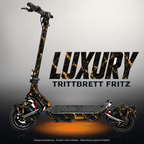 TRITTBRETT FRITZ SKIN | LUXURY – Studiofoto mit Licht in der Skinfarbe; Scooter und Beleuchtung separat erhältlich