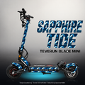 TEVERUN BLADE MINI / PRO / ULTRA SKIN | SAPPHIRE TIDE – Studiofoto mit Licht in der Skinfarbe; Scooter und Beleuchtung separat erhältlich
