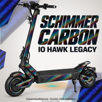 IO HAWK LEGACY SKIN | SCHIMMER CARBON – Designvisualisierung mit optionalem Lichteffekt. Beleuchtung und Reifenaufkleber separat erhältlich. Scooter nicht enthalten.