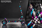 EGRET EY!1 SKIN | STREET VIBES – Holo-Effekt simuliert; +24,99 EUR Aufpreis. Digitale Materialsimulation, keine physische Druckprobe. Nur Body-Skin; Scooter und Felgenaufkleber nicht enthalten.