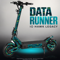 IO HAWK LEGACY SKIN | DATA RUNNER – Designvisualisierung mit Licht in der Skinfarbe; Scooter nicht enthalten, Beleuchtung separat erhältlich
