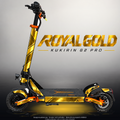 KUKIRIN G2 PRO SKIN | ROYAL GOLD – Designvisualisierung mit Licht in der Skinfarbe; Scooter nicht enthalten, Beleuchtung separat erhältlich