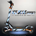 KUKIRIN G2 PRO SKIN | ICE BLUE (EFFEKT) – Designvisualisierung im Studio-Look mit Licht in der Skinfarbe; Scooter nicht enthalten, Beleuchtung separat erhältlich