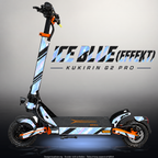 KUKIRIN G2 PRO SKIN | ICE BLUE (EFFEKT) – Designvisualisierung im Studio-Look mit Licht in der Skinfarbe; Scooter nicht enthalten, Beleuchtung separat erhältlich