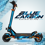 KUKIRIN G2 PRO SKIN | BLUE CARBON – Designvisualisierung mit farblich passendem Lichtschein. Scooter nicht enthalten; Beleuchtung separat erhältlich.