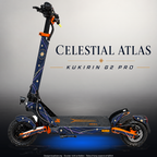 KUKIRIN G2 PRO SKIN | CELESTIAL ATLAS – Designvisualisierung im Studio-Look mit Licht in der Skinfarbe; Scooter nicht enthalten, Beleuchtung separat erhältlich