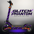 KUKIRIN G2 PRO SKIN | GLITCH PHANTOM – Designvisualisierung im Studio-Look mit Licht in der Skinfarbe; Scooter nicht enthalten, Beleuchtung separat erhältlich