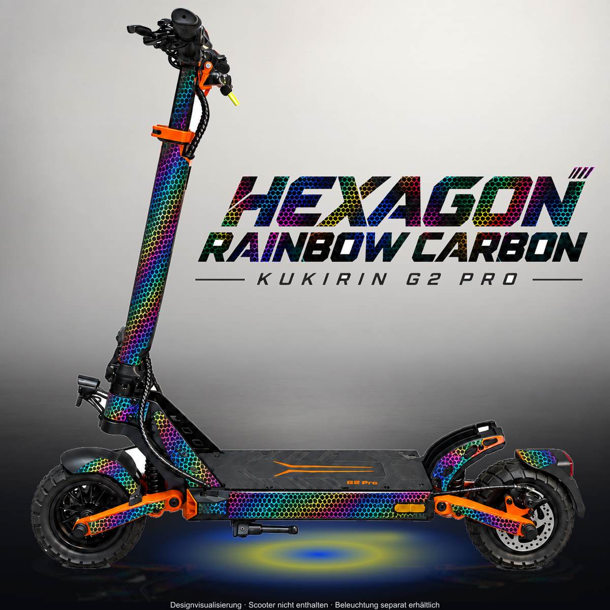 KUKIRIN G2 PRO SKIN | HEXAGON RAINBOW CARBON – Designvisualisierung im Studio-Look mit Licht in der Skinfarbe; Scooter nicht enthalten, Beleuchtung separat erhältlich
