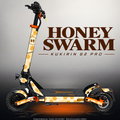 KUKIRIN G2 PRO SKIN | HONEY SWARM – Designvisualisierung im Studio-Look mit Licht in der Skinfarbe; Scooter nicht enthalten, Beleuchtung separat erhältlich
