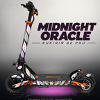KUKIRIN G2 PRO SKIN | MIDNIGHT ORACLE – Designvisualisierung im Studio-Look mit Licht in der Skinfarbe; Scooter nicht enthalten, Beleuchtung separat erhältlich