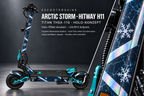 HITWAY H11 SKIN | ARCTIC STORM – Holo-Effekt simuliert; +24,99 EUR Aufpreis. Digitale Materialsimulation, keine physische Druckprobe. Nur Body-Skin; Scooter und Felgenaufkleber nicht enthalten.