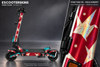 HITWAY H11 SKIN | PAPER CRANE – Holo-Effekt simuliert; +24,99 EUR Aufpreis. Digitale Materialsimulation, keine physische Druckprobe. Nur Body-Skin; Scooter und Felgenaufkleber nicht enthalten.