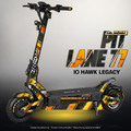 IO HAWK LEGACY SKIN | PIT LANE 77 – Designvisualisierung mit Licht in der Skinfarbe; Scooter nicht enthalten, Beleuchtung separat erhältlich