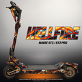NAVEE ST3 / ST3 PRO SKIN | HELLFIRE – Designvisualisierung mit Licht in der Skinfarbe; Scooter nicht enthalten, Beleuchtung separat erhältlich