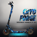 SEGWAY NINEBOT E3 / E3 PRO SKIN | CRYO FORGE – Designvisualisierung mit Licht in der Skinfarbe; Scooter nicht enthalten, Beleuchtung separat erhältlich