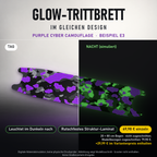 PURPLE CYBER CAMOUFLAGE Trittbrett-Skin – Glow Tag/Nacht simuliert, 20x80 cm Bogen 69,98 €, Modellzuschnitt 79,98 €. +29,99 € im Variantenpreis enthalten. Beispiel E3; digitale Darstellung, keine physische Druckprobe; Scooter nicht enthalten.