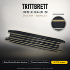 DECO NOIR Trittbrett-Skin – Standard, 49,99 € als Modellzuschnitt. Beispiel E3; Form je nach Modellauswahl. Digitale Design-/Materialvisualisierung, keine physische Druckprobe. Scooter nicht enthalten.