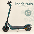 Koi Garden Skin für Ninebot E3 in Petrol und Jade mit Koi-Motiven. Designvisualisierung; Scooter, Trittmatte und Felgenaufkleber nicht enthalten.