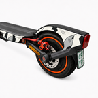 Segway Ninebot F3 mit 2D INK Skin – digitale Designvisualisierung, Deck und Heck