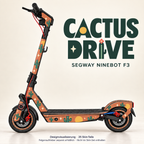 Cactus Drive auf Ninebot F3 – Terrakotta mit grünen Kakteen, Blüten und Sonnen; Originaltrittmatte bleibt, passende Felgen separat.