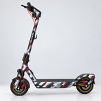 Urban Red Camo – Designvisualisierung des montierten Skins am Segway Ninebot F3. Scooter nicht enthalten.