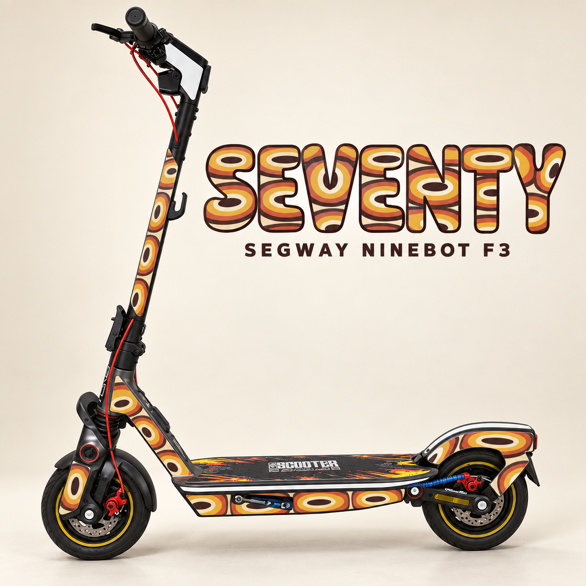 Segway Ninebot F3 mit SEVENTY Skin: ovale Retro-Motive in Creme, Terrakotta, Senfgelb und Espressobraun. Designvisualisierung; die vorhandene Trittmatte bleibt erhalten.