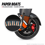 PAPER BOATS Felgenaufkleber passend zum Skin: Ring aus dem Skin-Motiv auf Beispielrad, Lupe mit Musteransicht. Nur Felgenaufkleber, Form je nach Modell.