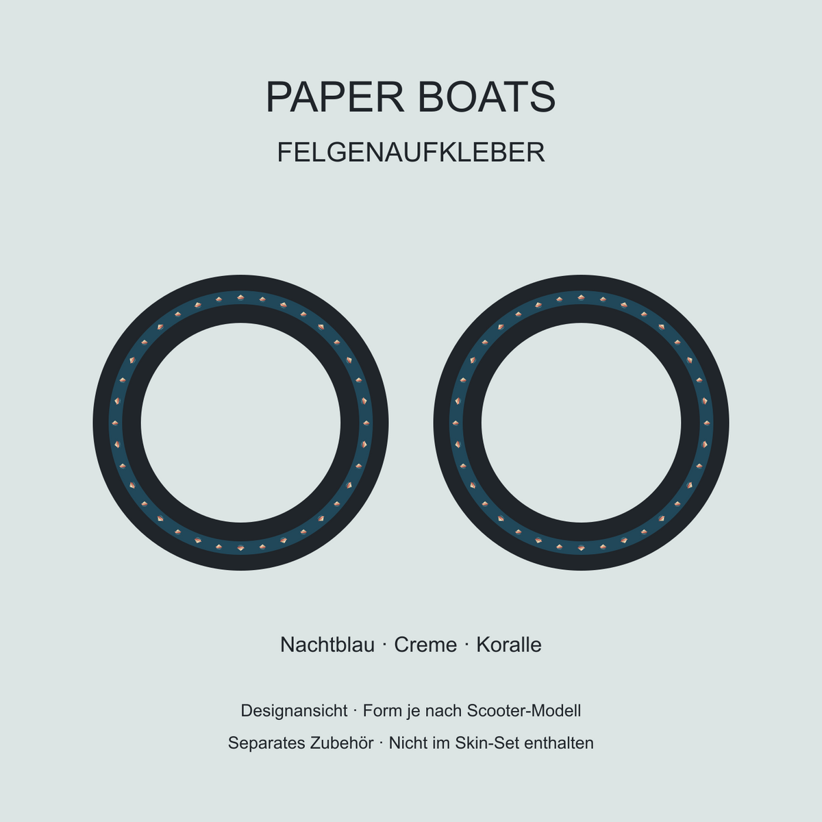Paper Boats Felgenaufkleber: kleine Papierboote in Creme und Koralle auf Nachtblau. Separates Zubehör, nicht im Skin-Set enthalten.