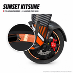 SUNSET KITSUNE Felgenaufkleber passend zum Skin: Ring aus dem Skin-Motiv auf Beispielrad, Lupe mit Musteransicht. Nur Felgenaufkleber, Form je nach Modell.