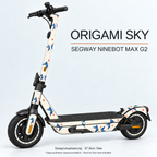 Origami Sky MAX G2 – Elfenbein mit Faltvögeln, getrennte Seitenteile und schwarze Trennfuge am hinteren Schutzblech. Originaltrittmatte bleibt; Felgen separat.