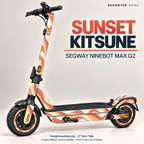 Sunset Kitsune am vollständigen Ninebot MAX G2: Fuchsmotiv und Korall-Pfirsich-Schwünge. Felgenaufkleber separat erhältlich.