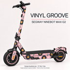 Vinyl Groove auf Ninebot MAX G2 – Altrosa mit Schallplattenmotiven; getrennte Seitenpanels, Originaltrittmatte und passende separate Felgen.