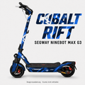 COBALT RIFT Skin für Segway Ninebot MAX G3 in Kobaltblau und Marineblau mit hellen Zickzacklinien – digitale Designvisualisierung, Scooter nicht enthalten