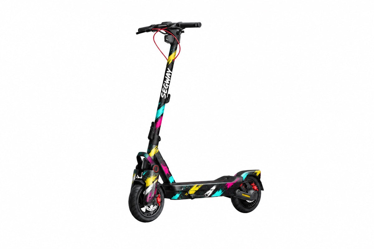 Chroma Slash – Designvisualisierung des montierten Skins am Segway Ninebot MAX G3. Scooter nicht enthalten.
