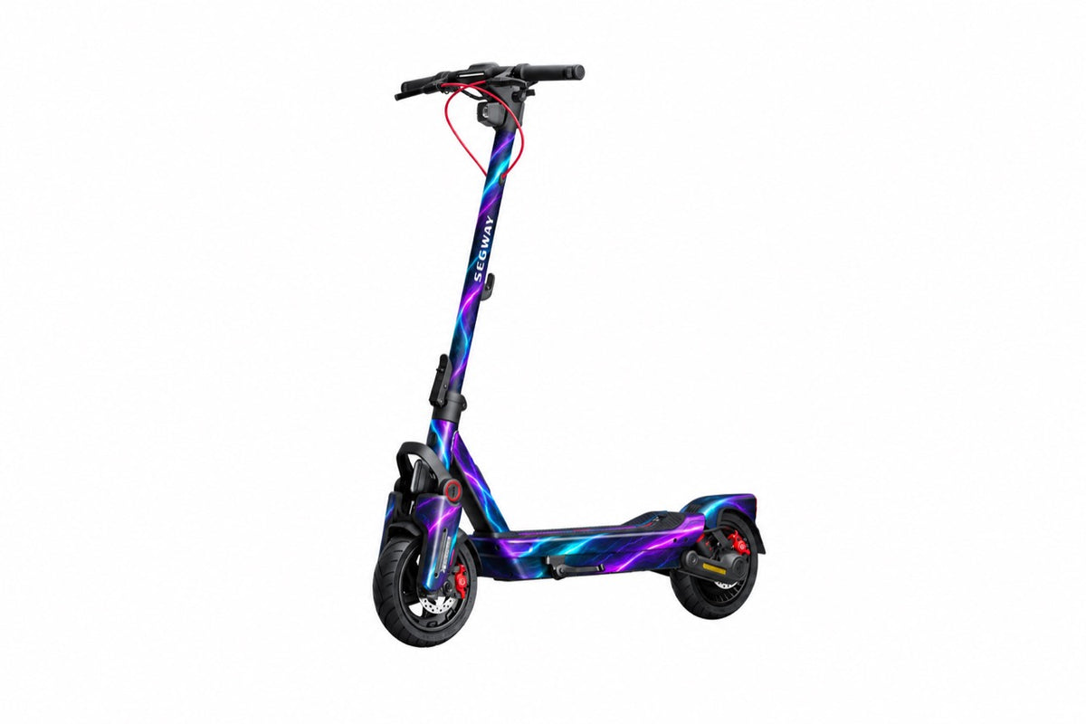Violet Voltage – Designvisualisierung des montierten Skins am Segway Ninebot MAX G3. Scooter nicht enthalten.