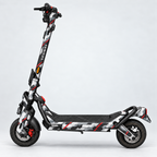 Urban Red Camo – Designvisualisierung des montierten Skins am Segway Ninebot GT3. Scooter nicht enthalten.