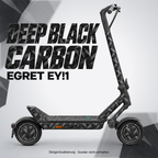 Egret Ey!1 Skin DEEP BLACK CARBON – Designvisualisierung. Reifenaufkleber separat erhältlich. Scooter nicht enthalten.