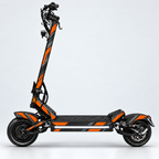 Orange Velocity – Designvisualisierung des montierten Skins am Teverun Fighter Mini. Scooter nicht enthalten.