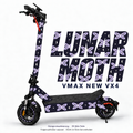 Lunar Moth für VMAX NEW VX4 – korrigierte kleine Klebefläche am vorderen Schutzblech, originale schwarze Trittmatte, passende Felgen separat.