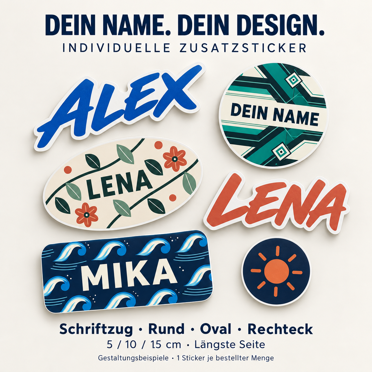 Individuelle Zusatzsticker als Digitaldruck – Namensschriftzüge und runde, ovale oder rechteckige Beispiele mit Jade Crest, Terra Bloom und Sapphire Tide. Ein Sticker je bestellter Menge.