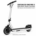 SoFlow SO ONE PRO 3 – weiße Skinflächen an Lenkkopf, Lenkstange, Rahmenhals mit Unterrohr und den Seiten des Trittbretts vorn und hinten. Reifen, Leuchten und Trittmatte bleiben frei; Scooter nicht enthalten.